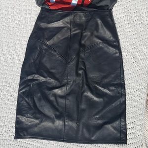 Black Leather Midi Pencil Skirt - Vintage - Size 6